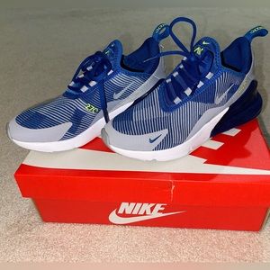 Nike Air Max 270 - youth size 5Y - like new